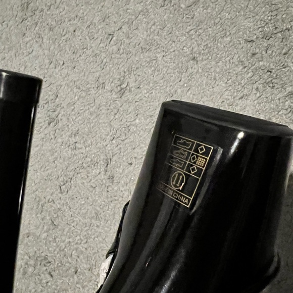 Ellie Platform heels Size 11 - Picture 8 of 12